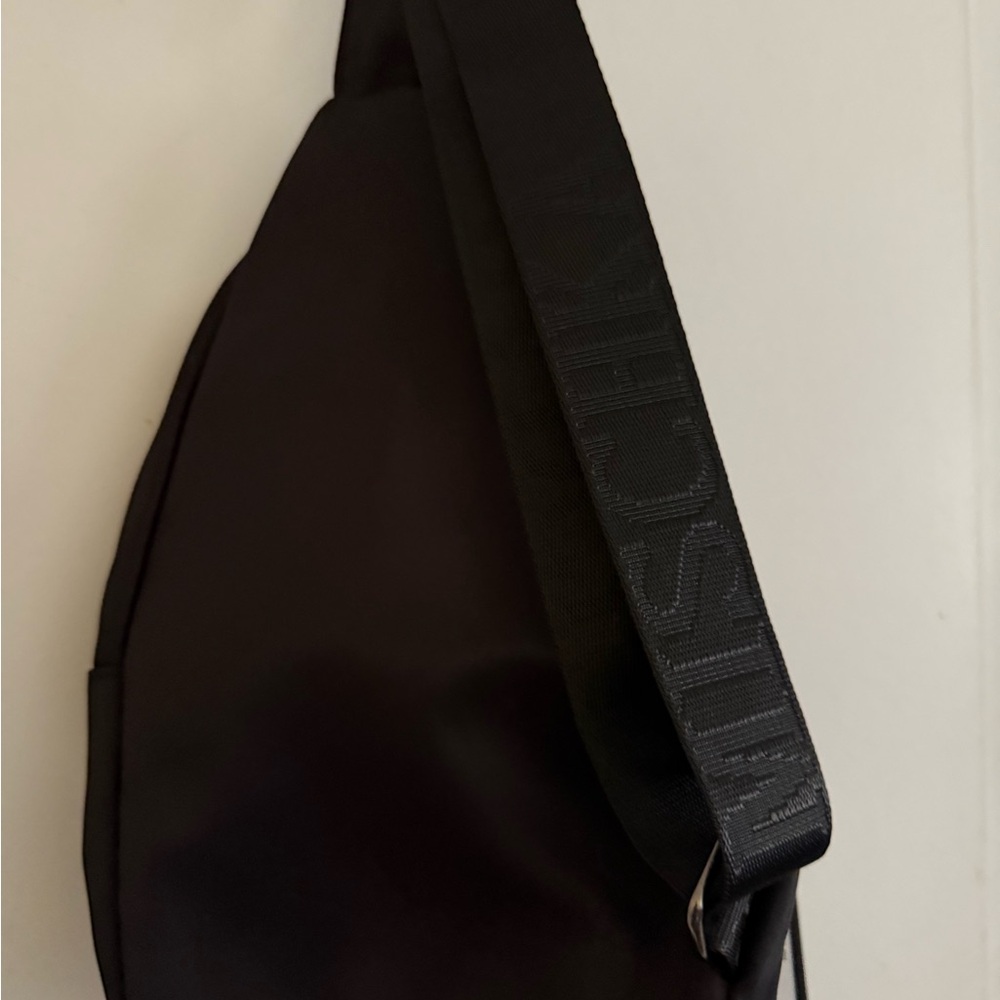 Badgley Mischka Sling/Belt Bag with Sleek Design - Picture 5 of 10